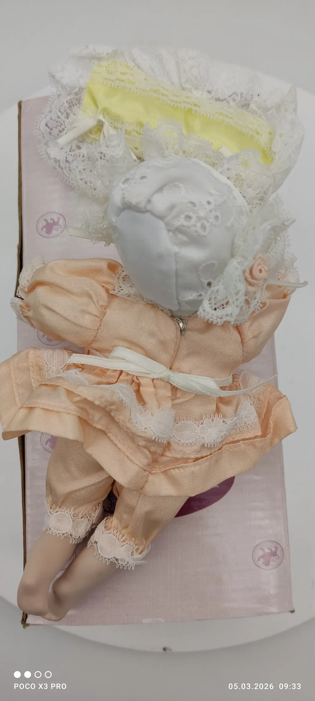 Ashton Drake Porzellanpuppe 'Heather' | Sammlerstück – Bild 11