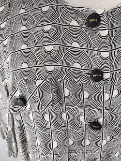 Kostüm kurzarm mit Rundhalsausschnitt, schwarz/weiß gemustert, Größe 46 - Bild 5