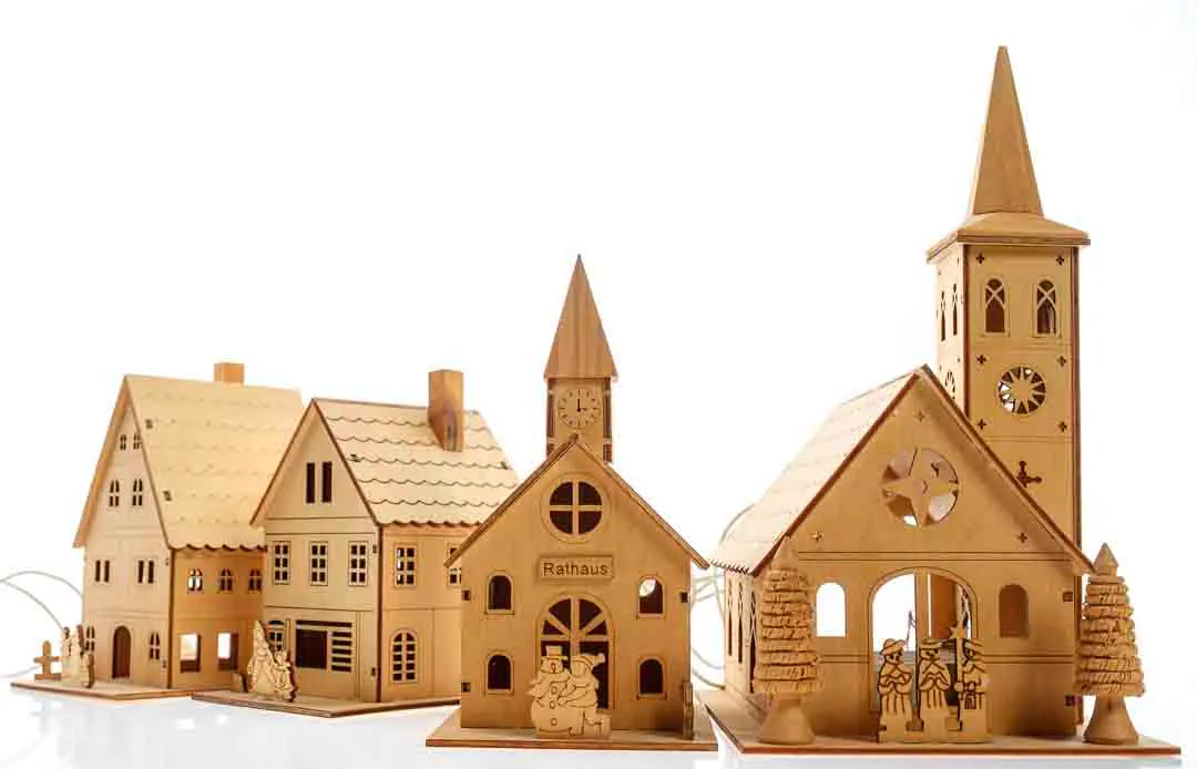 Holzdorf mit Kirche & Rathaus beleuchtbar ca. 10–18 cm – Bild 5