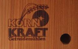 Kornkraft Hand-Getreidemühle – Holz – Kurbelmühle – ca. 32 cm – manuell - Bild 2