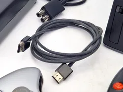 Microsoft Xbox 360 S Set - Xbox 360 Slim Konsole mit 3 Controllern, Chatpad und Zubehör - Bild 12