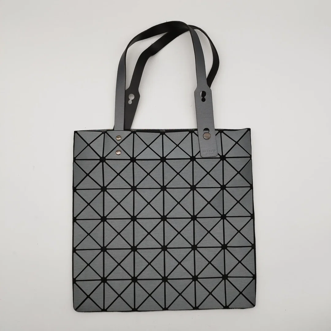 BAO BAO Issey Miyake "Lucent" Shopper/ Tote Bag | Silber Metallic | Neuwertig – Bild 1