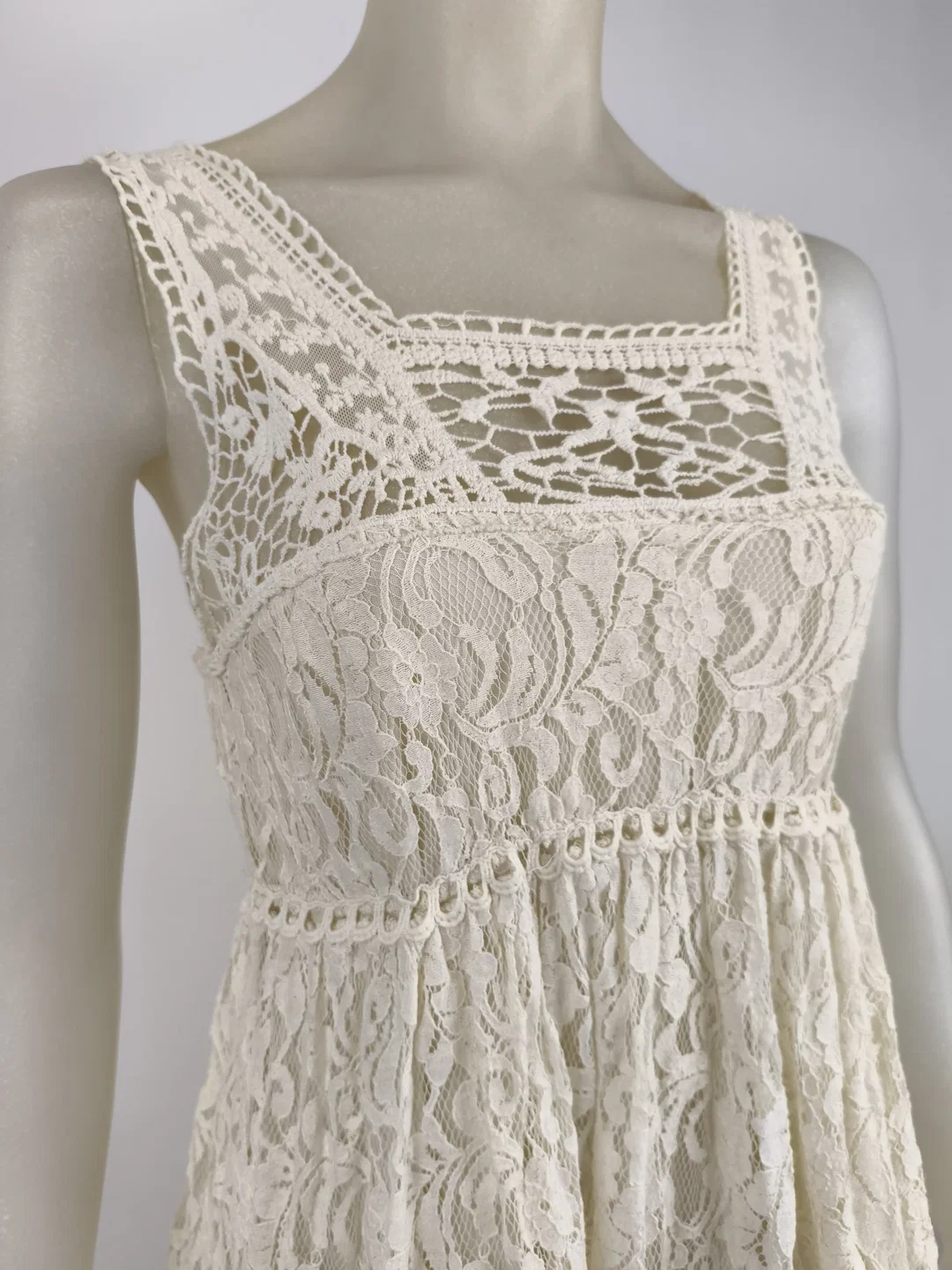 Delias, Damenkleid, Gr. M – Bild 3