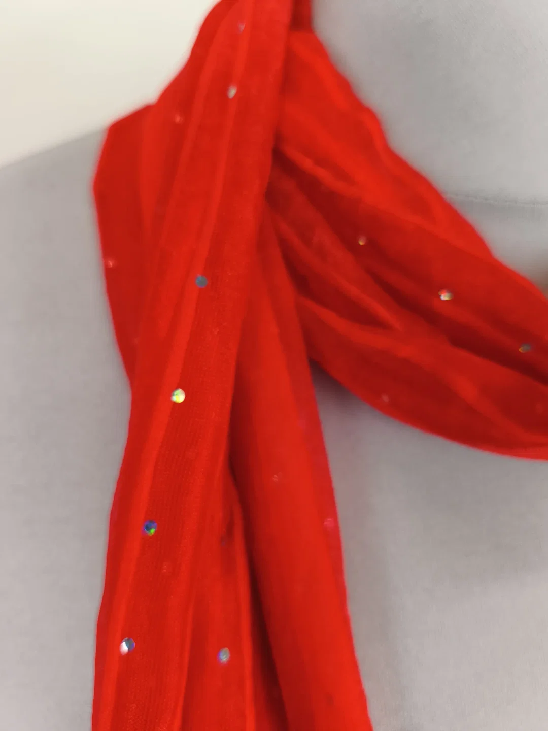Damenschal mit Glitzer in Rot – Bild 2