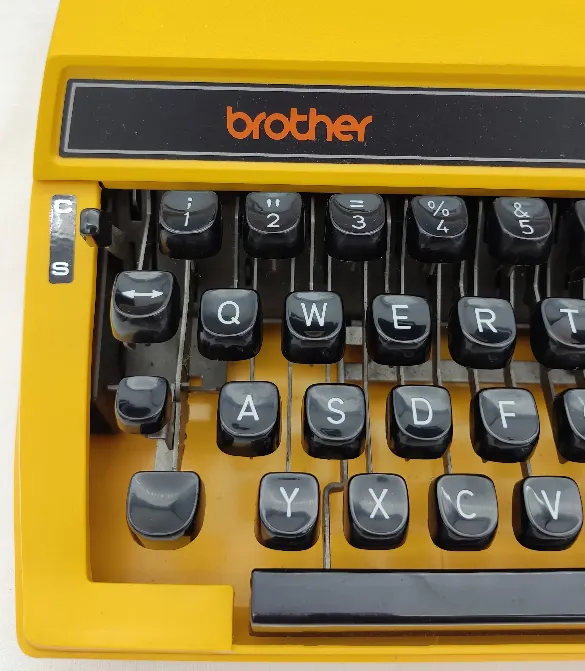 Brother - Schreibmaschine Deluxe 660TR – Bild 2