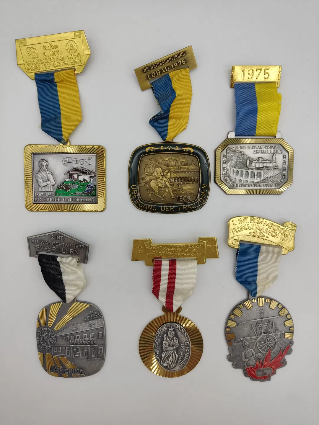 6x Vintage Wanderabzeichen - Bild 1