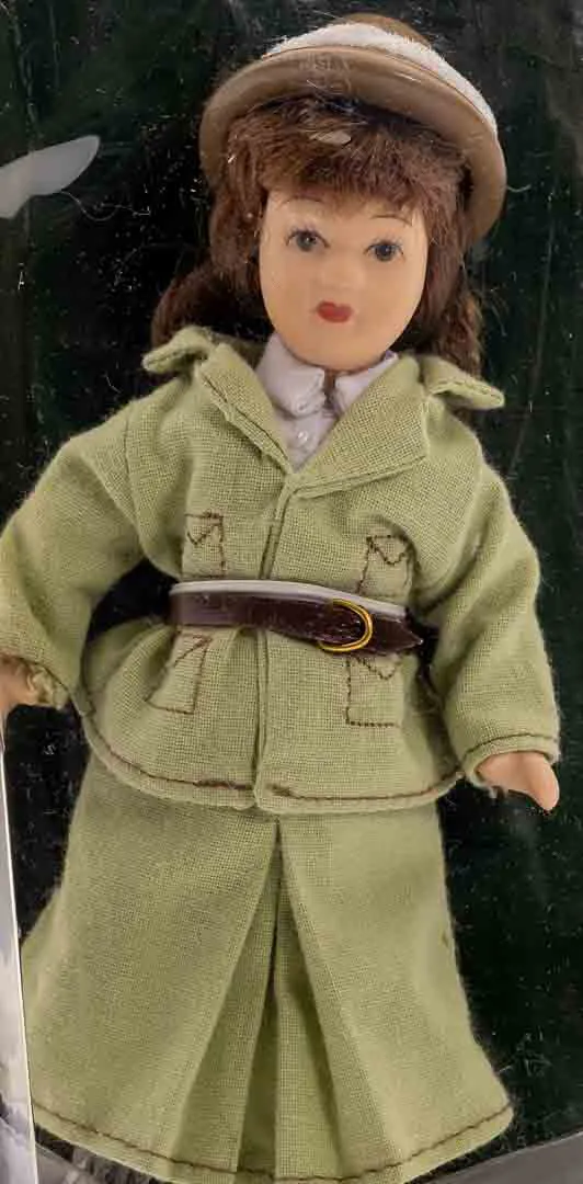  DE AGOSTINI Sammlerpuppe / Porzellanpuppe, Höhe 15cm – Bild 2