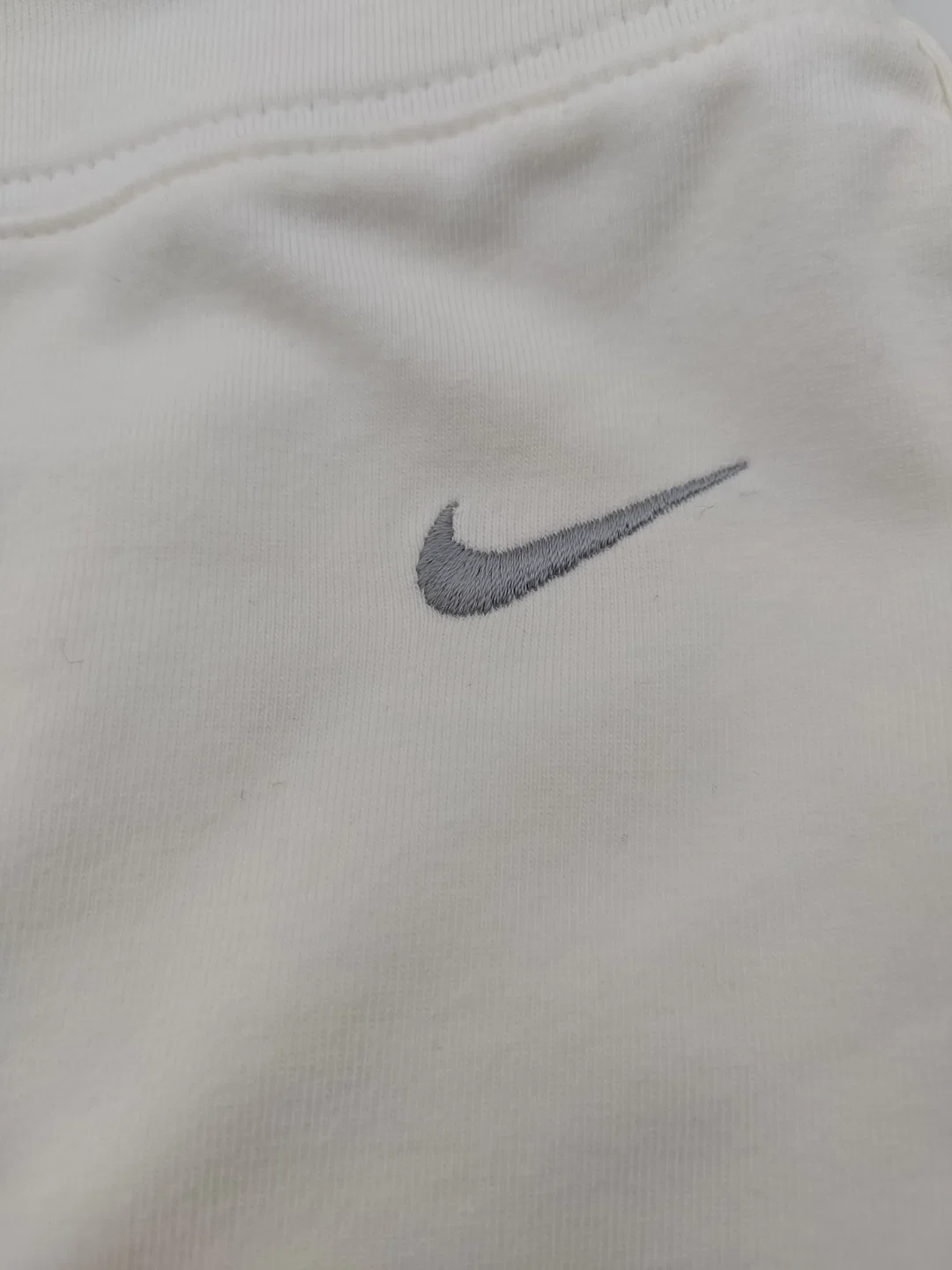 Nike Damen Sweater Kniebund Hose weiß Gr. M – Bild 3