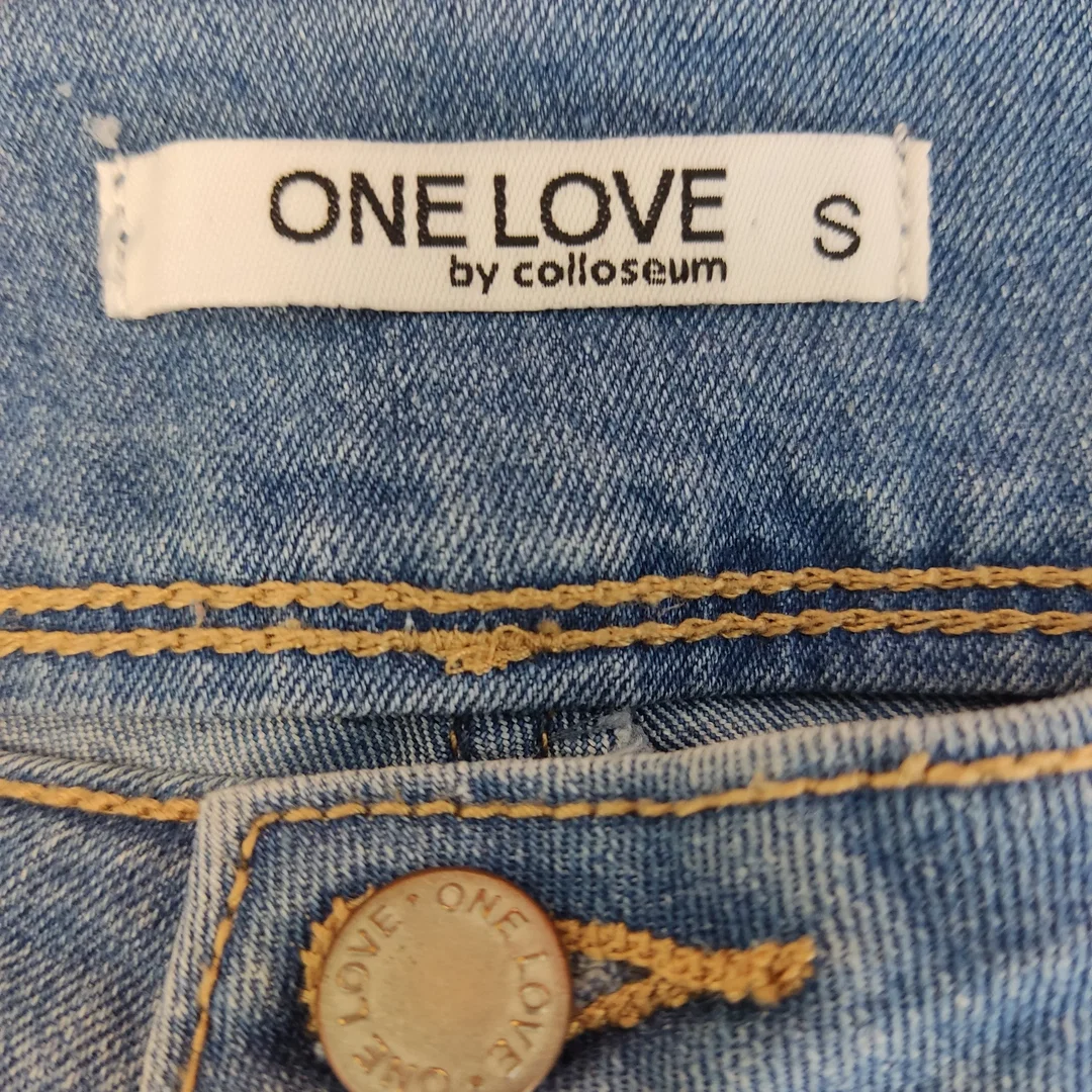 One Love by Colloseum Kurze Damen Jeans blau -  Gr. S – Bild 3