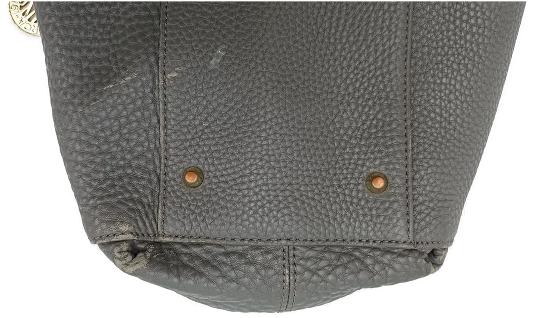 DKNY Damenhandtasche aus genarbtem Leder in Grau – Bild 11