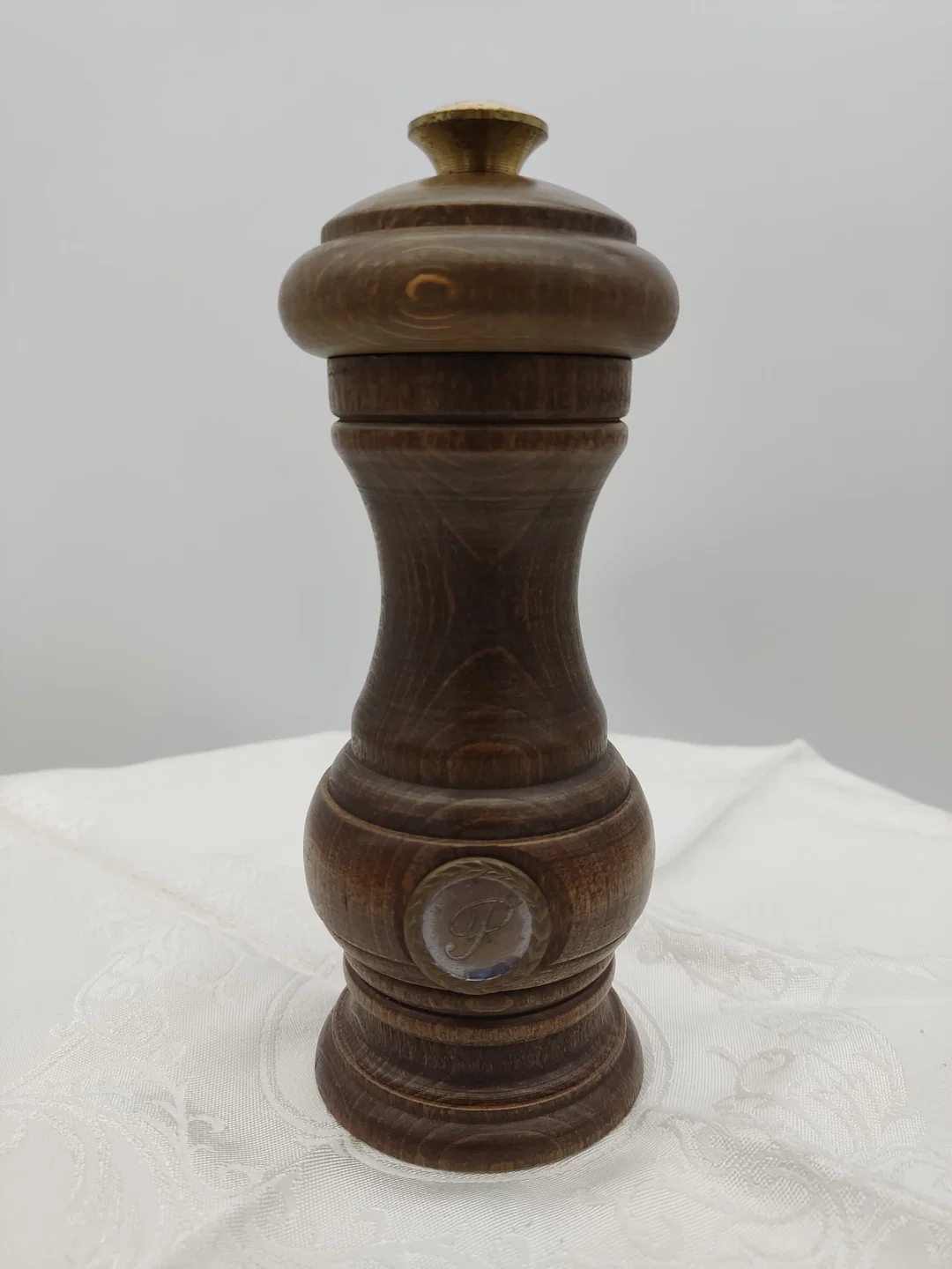 Zassenhaus Holz-Pfeffermühlen, Metall-Emblem | Küchen-Erbstück mit Patina - Bild 1