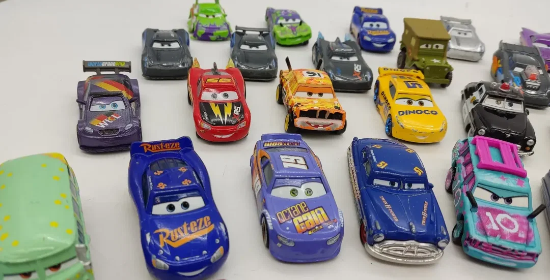  Mattel Disney/Pixar Cars Spielzeugautos 50 Stück – Bild 12