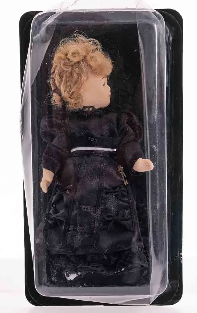  DE AGOSTINI Sammlerpuppe / Porzellanpuppe, Höhe 15cm - Bild 4