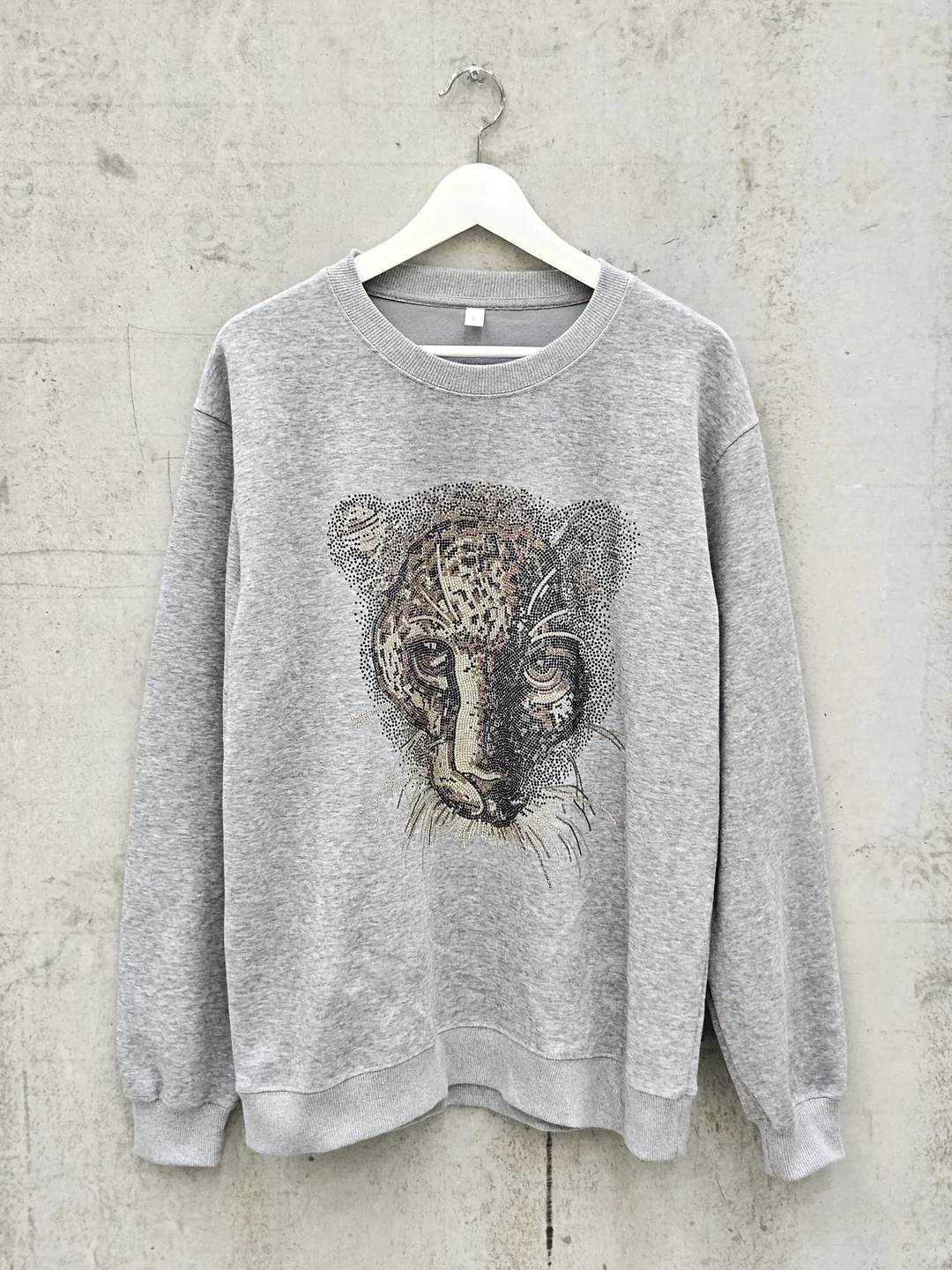 Damen Pullover mit Leopardenkopf, grau - Gr. L – Bild 1
