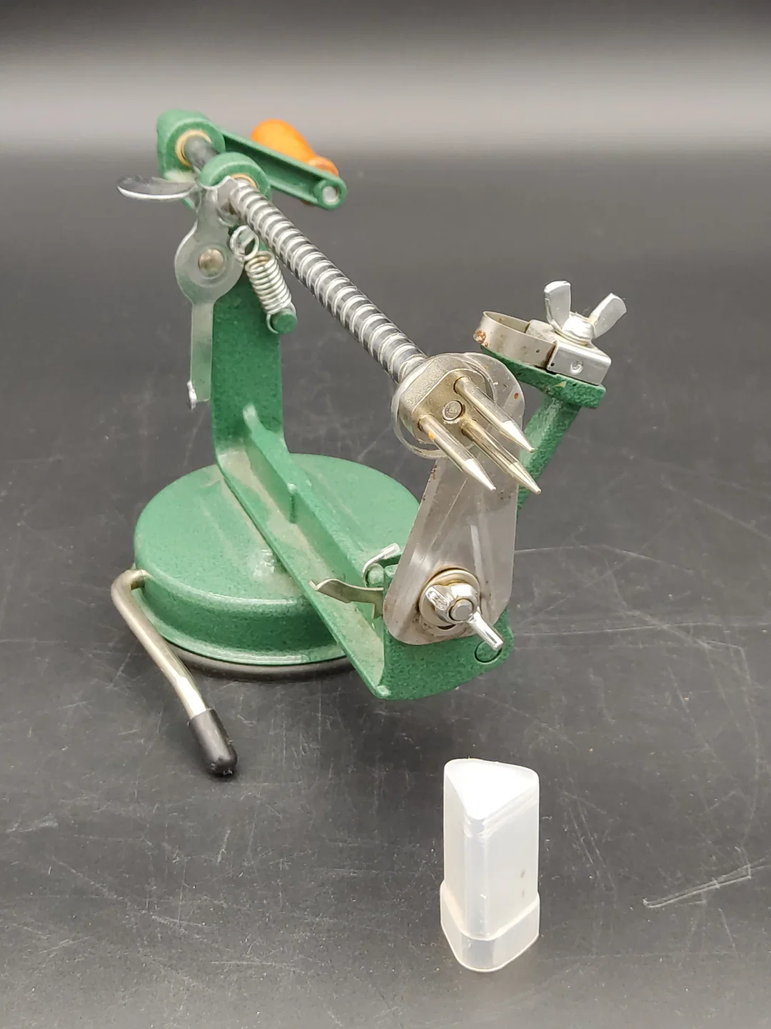 Vintage Apfelschäler aus Aluminium, Emaille und Gusseisen  – Bild 4