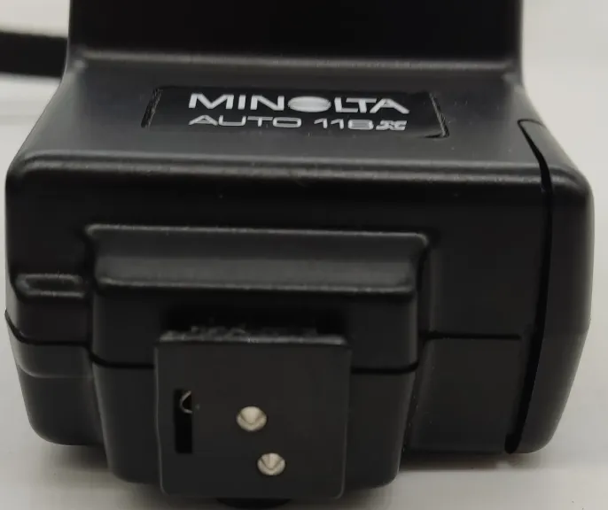 Minolta X 300 Spiegelreflexkamera mit 3 Objektiv 28mm ,50mm ,135mm mit Blitz und Tasche – Bild 7