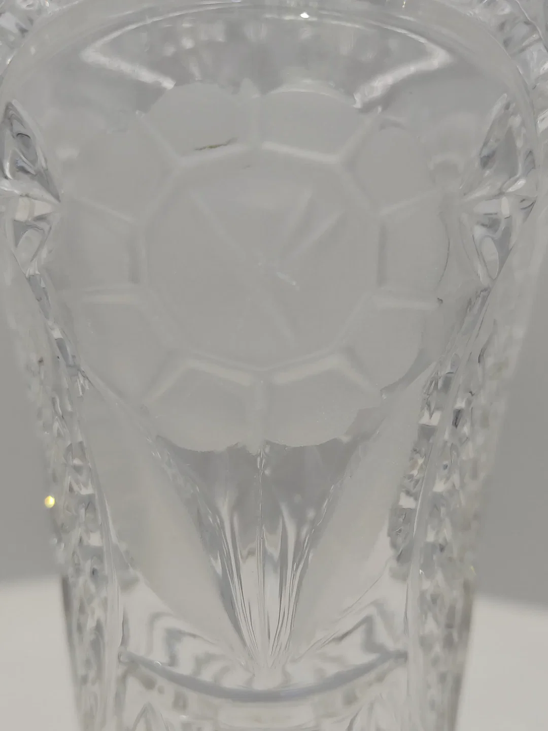 Bleikristall Vase  mit Blumenmotiv | Von Anna Hütte  – Bild 5