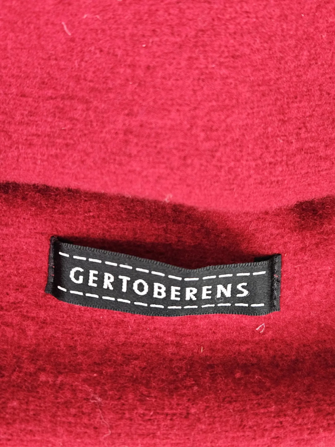 GERTOBERENS Damen Haube - rot – Bild 3