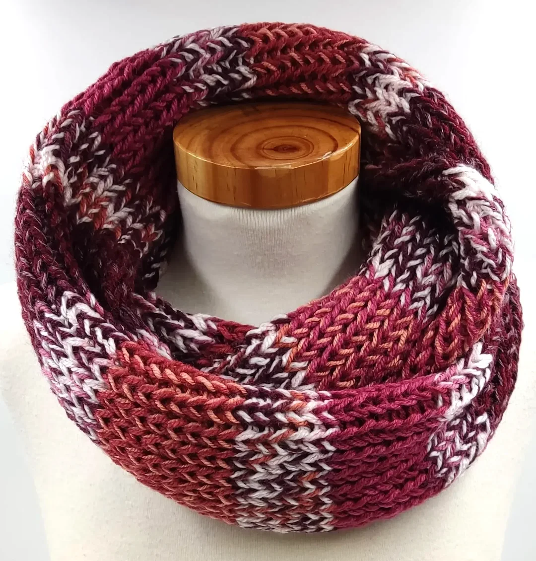 Handgestrickter Loop Schal – Bild 1