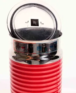 Nespresso Milchaufschäumer Aeroccino, rot, elektrischer Milchschäumer - Bild 3