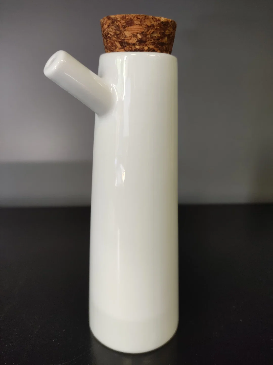 Porzellan-Ölspender, spülmaschinenfest, Höhe 15,5 cm, Durchmesser 5,5 cm - Bild 1