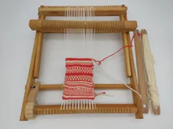 Handwebstuhl für Kinder – Kreatives Basteln & Stricken für kleine Künstler! - Bild 2