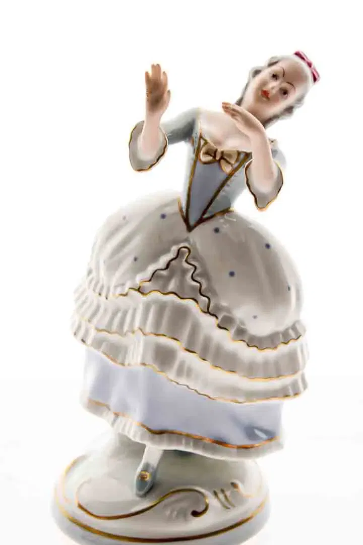 Porzellanfigur – Tänzerin im Rokoko-Stil – Bohemia Royal Dux, ca. 21,5 cm hoch - Bild 1