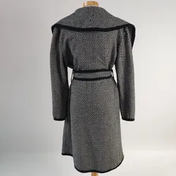 Schwarz, weißer  Damenmantel - 42 - Bild 3