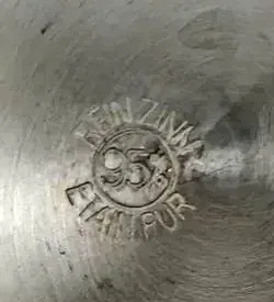 Antiker Zinnkrug mit Reliefdekor, 16,5 cm – historische Szenen, Sammlerstück - Bild 3