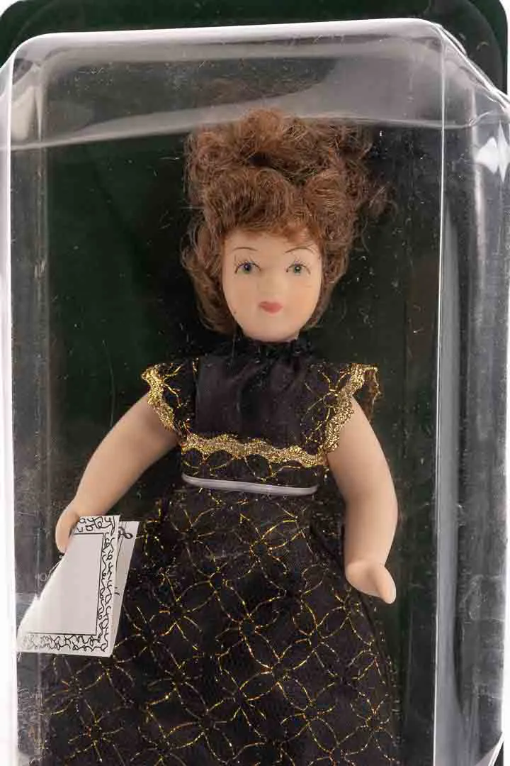  DE AGOSTINI Sammlerpuppe / Porzellanpuppe, Höhe 15cm – Bild 2