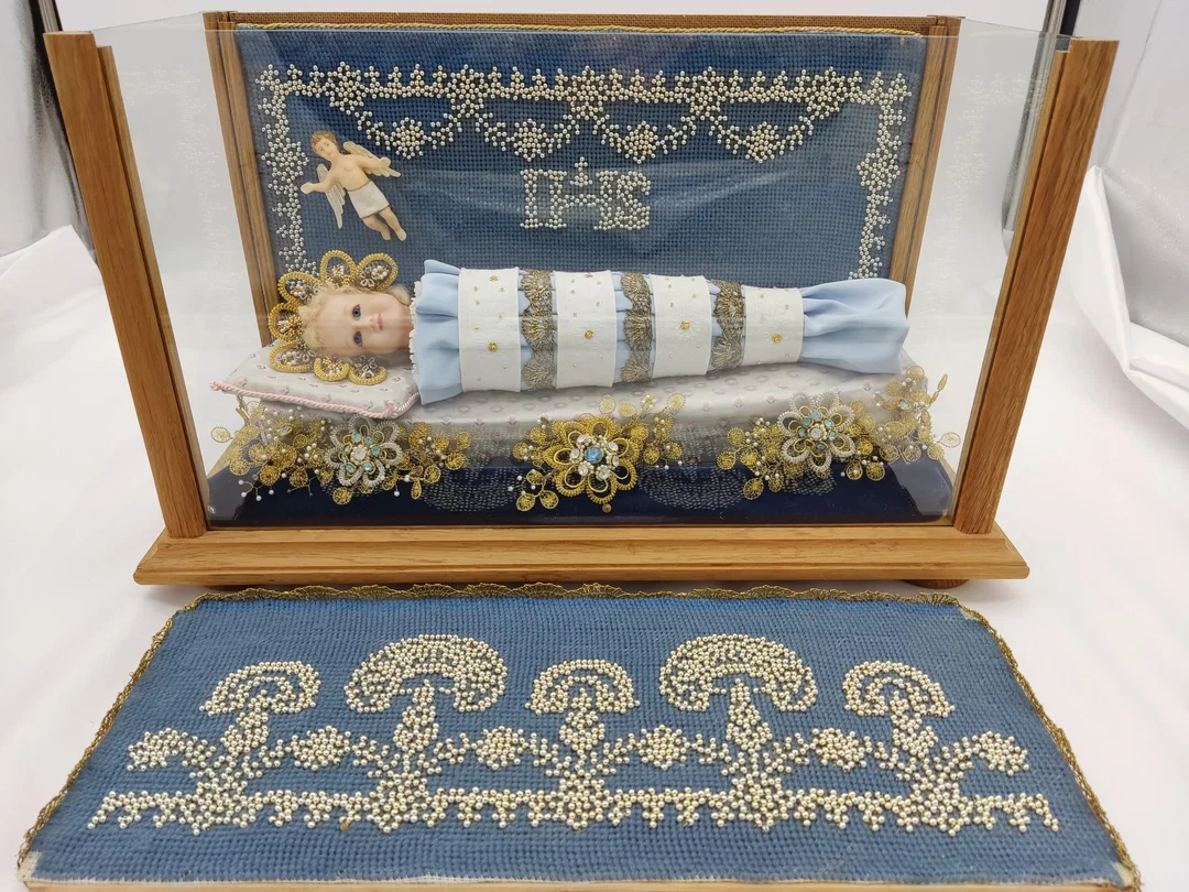 Fatschenkind Eichenholz – Bild 5