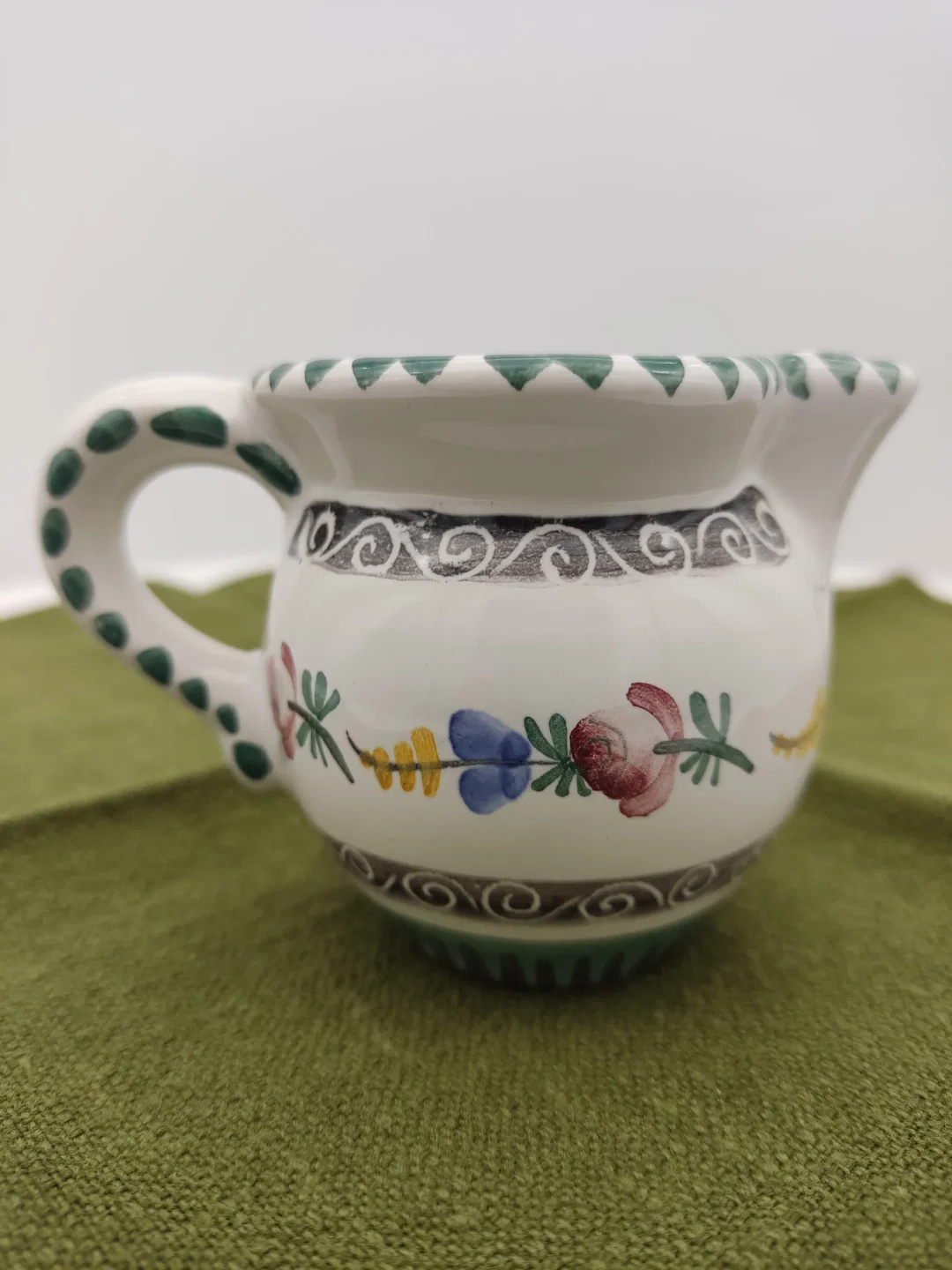 Gmundner Keramik Milchkanne Blumenmotiv | Landhaus-Charme - Bild 1