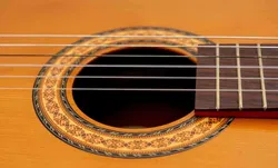 Gitarre aus den Hopf Meisterwerksätten, 1983 mit Tasche - Bild 4