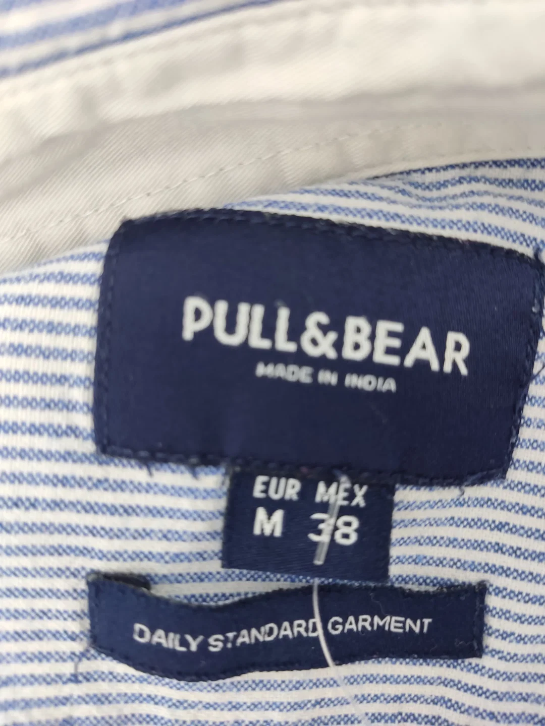 Pull & Bear Herren Langarm Hemd, blau-weiß gestreift - Gr. M – Bild 4