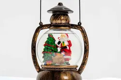 SchneekugelSchneekugel Weihnachtsmann mit LED-Beleuchtung – Laternen-Design –  - Bild 3