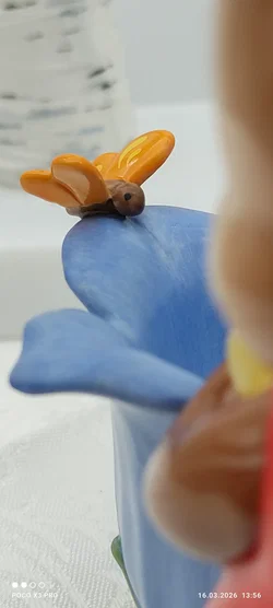 Goebel Porzellan-Hase Mit Glockenblume | Ostern-Sammlerstück  - Bild 7