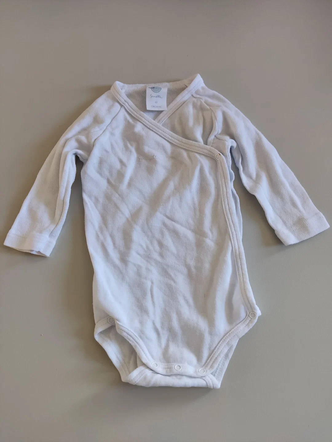 Sanetta Baby Body, langarm, V-Ausschnitt, weiß, Größe 62 – Bild 2
