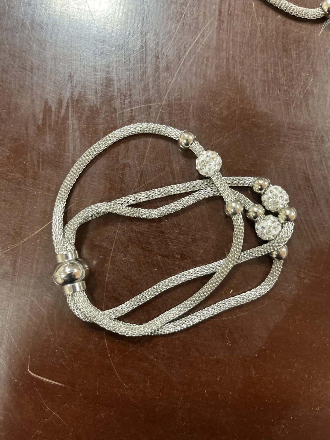 Halskette und Armband mit Magnetverschluss – Bild 3