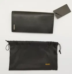 Fendi Geldtasche inkl. Stoff-Täschchen mit Etikett - Bild 4