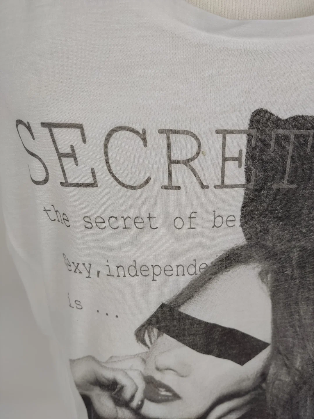 T-Shirt "Vero Moda", kurzarm mit Rundhalsausschnitt, weiß mit Aufdruck, Größe M – Bild 3