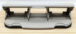 Leitz, Doppellocher, Metall-robust und praktisch  - Bild 2