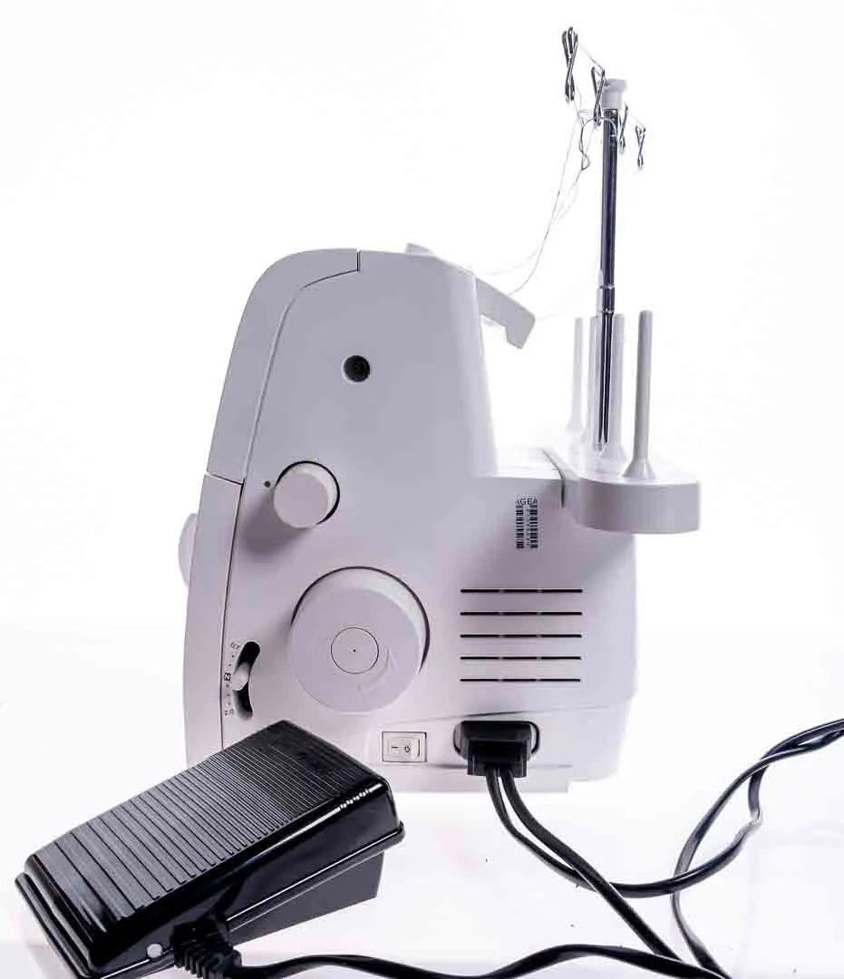 HUSQVARNA Viking Huskylock S15 4-Faden Overlock Nähmaschine – Bild 5