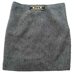 Moncler Kostüm aus edlem Mohair-Mix – Luxuriöser Zweiteiler in Grau - Bild 2