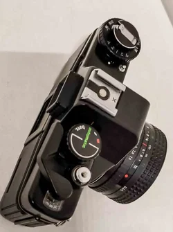 Praktica B100 electronic + MC Pentacon Prakticar 50mm f/1.8 + Tasche – Vorschau 2