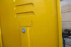Schrank Spind aus Metall, gelb – Werkstatt Spind 2-türig 83x50x180 cm - Bild 7