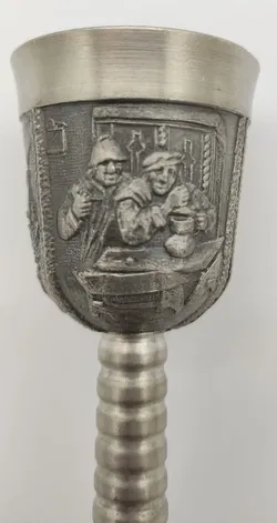 Edle Schnapsstamperl aus Zinn, langer Hals, reich verziert, 2 Stück - Bild 2