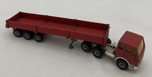 Siku Mercedes-Benz 2232 (320 PS) Sattelschlepper mit Planenauflieger – Bild 3