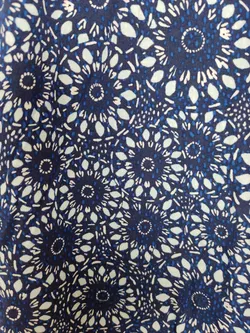 Hose, lang mit Gummizugbund, blau/weiß gemustert, Größe XL - Bild 6