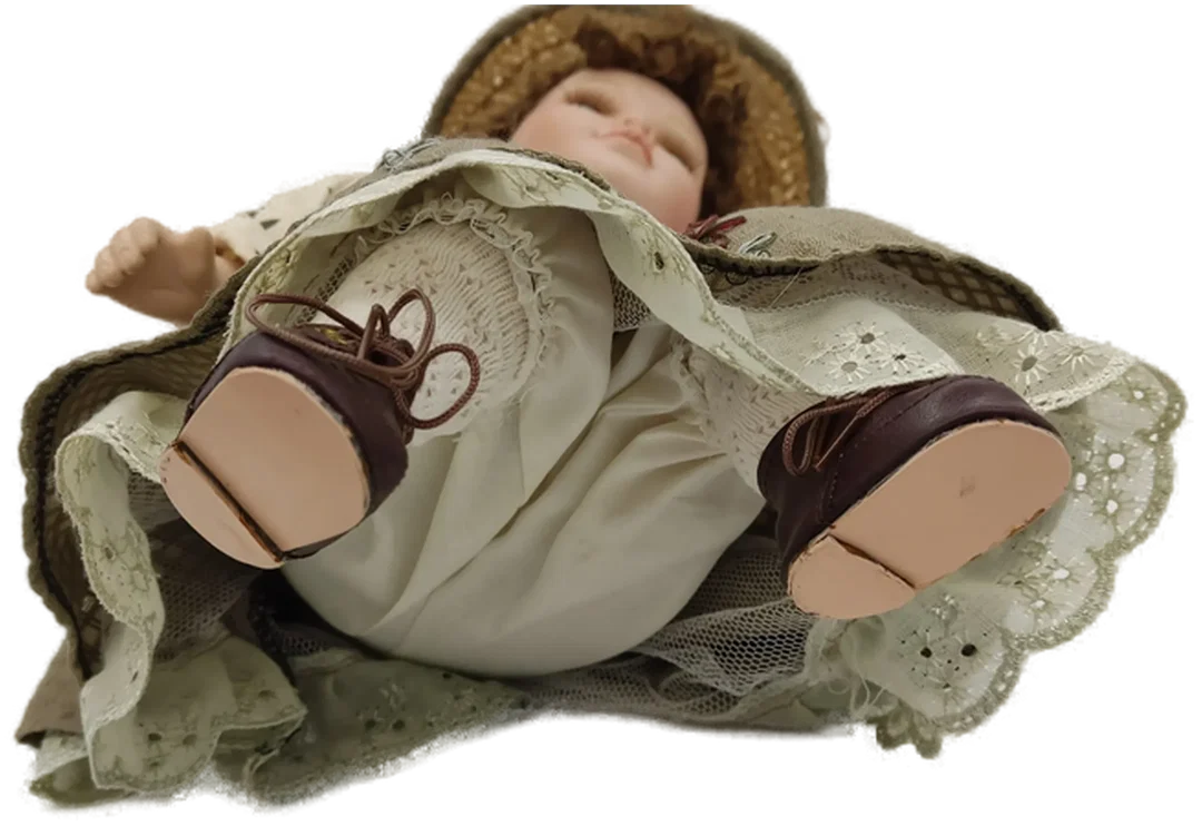 Vintage Porzellanpuppe mit Stoffkörper ca 38cm Sitzende Haltung – Bild 5