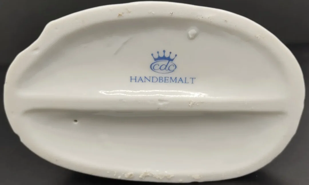 CDC Porzellan/Keramikfigur sitzendes romantisches Paar weiß/blau mit Goldverzierung – Bild 7